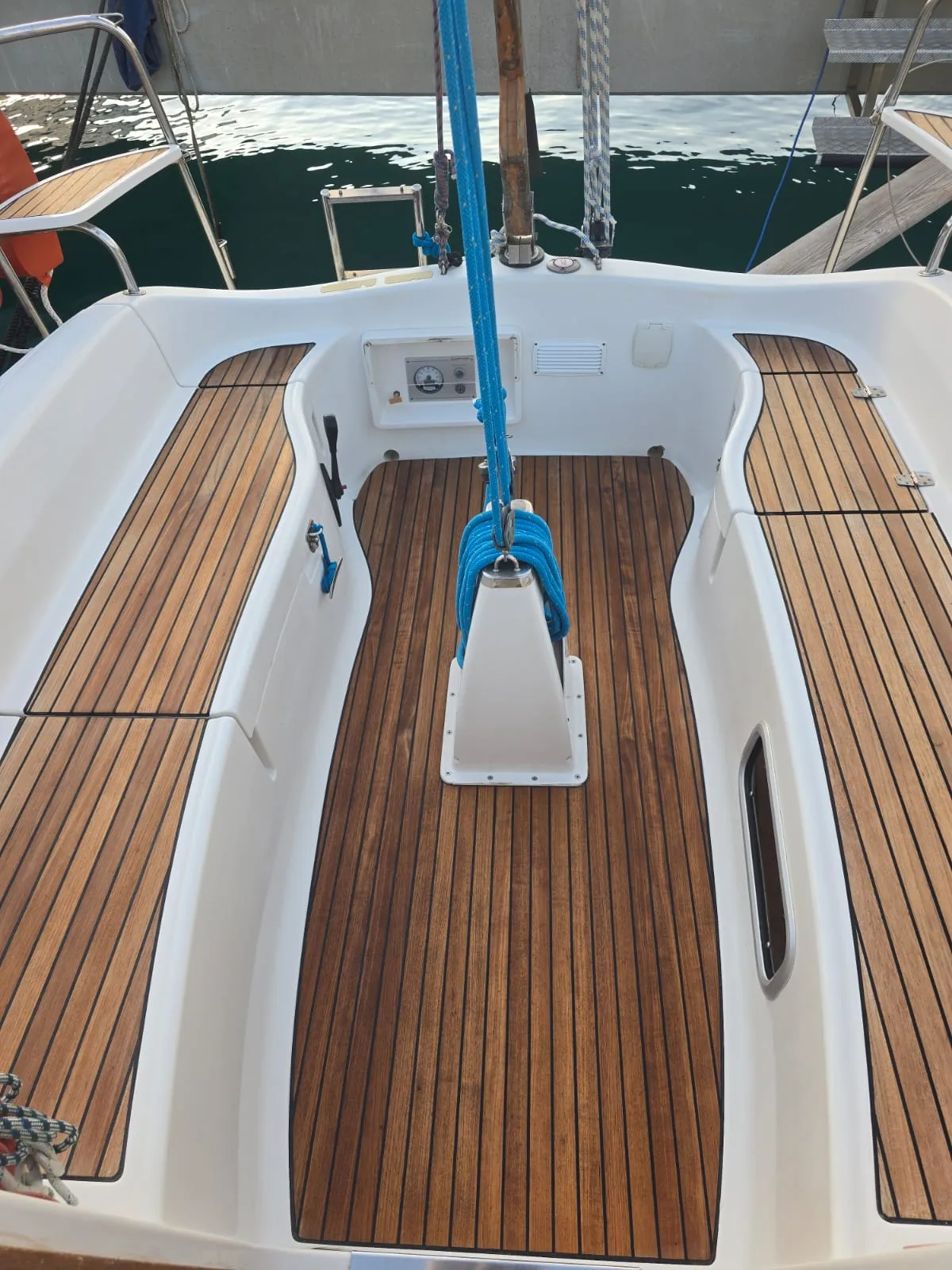 Obnovljena teak paluba